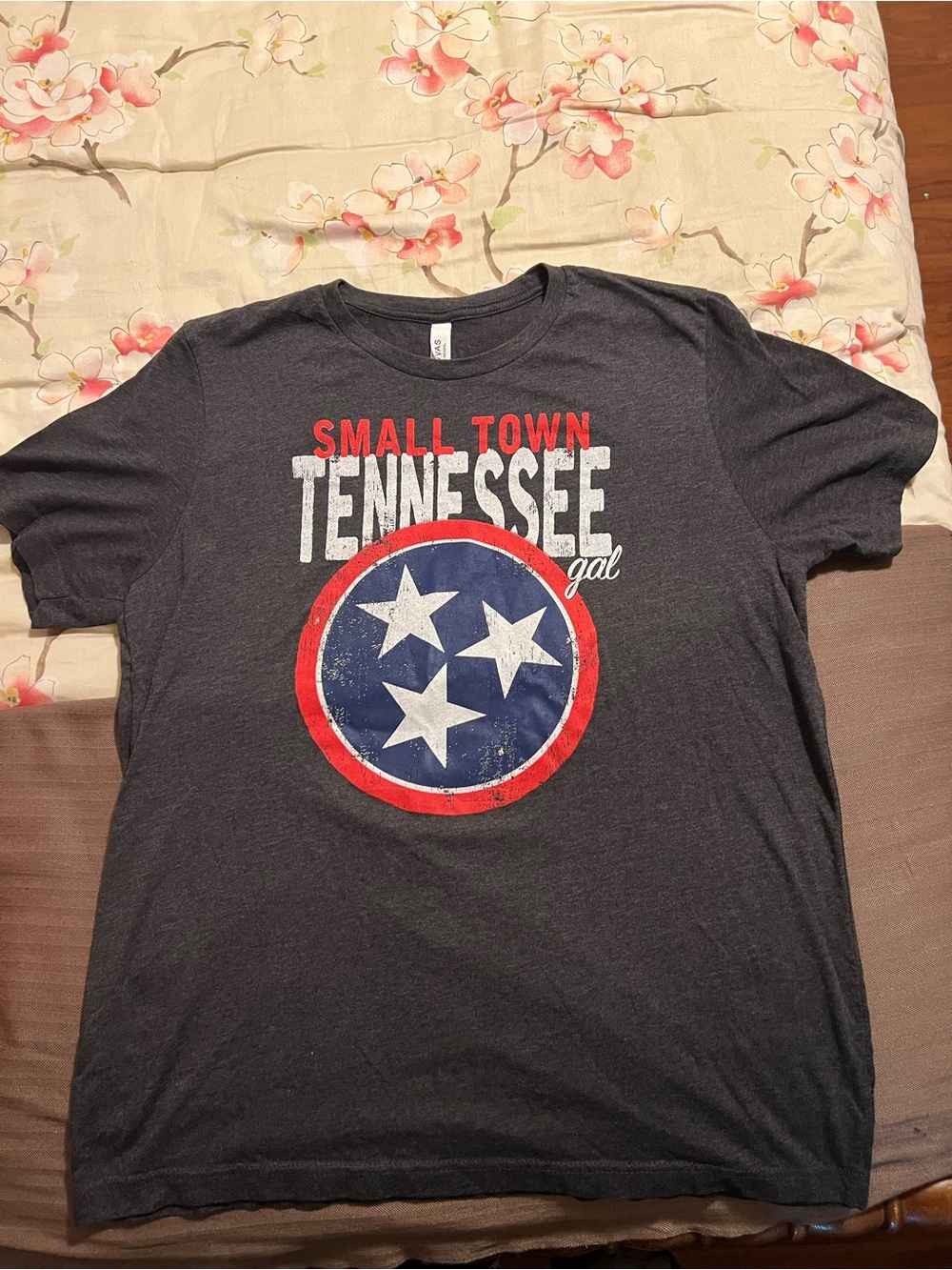 Bella Canvas Women’s  Graphic T-Shirt Small Town  TN Gal Size Large